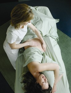 prenatal-massage-by-the-body-essential